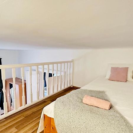 Jozsef 18 Apartment - 5 Mins To New York Cafe Budapest Bagian luar foto