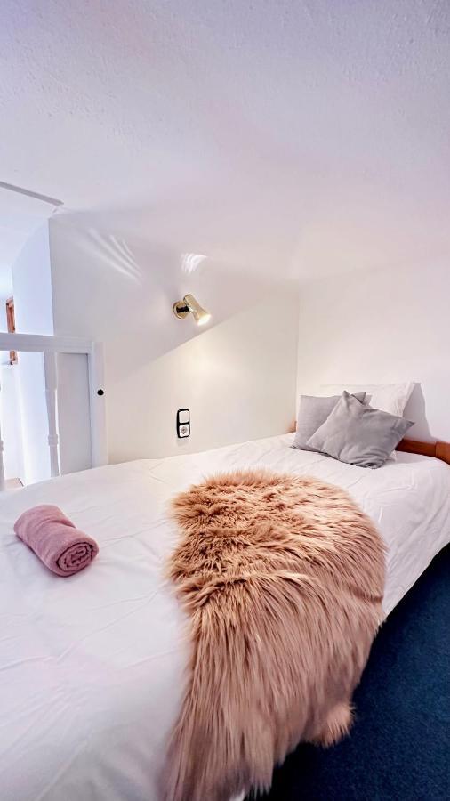 Jozsef 18 Apartment - 5 Mins To New York Cafe Budapest Bagian luar foto